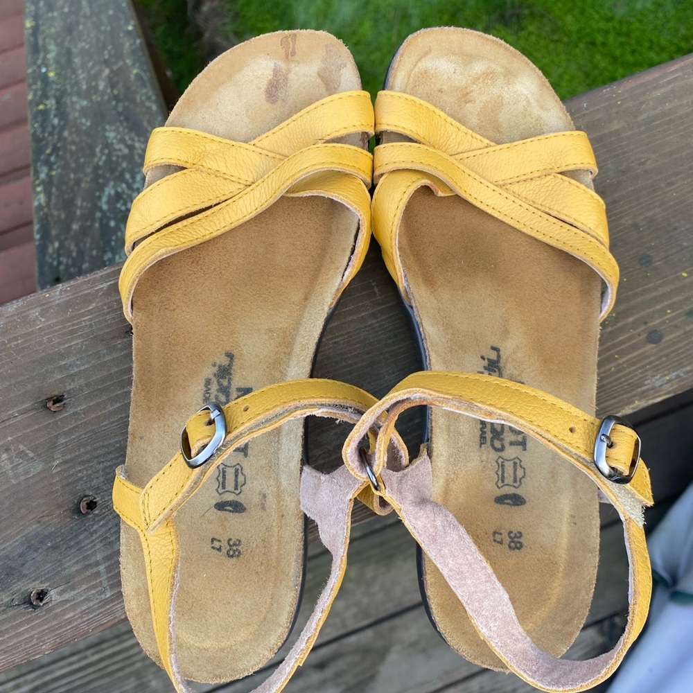 Naot Patricia sandal. Size 38 (US 7)